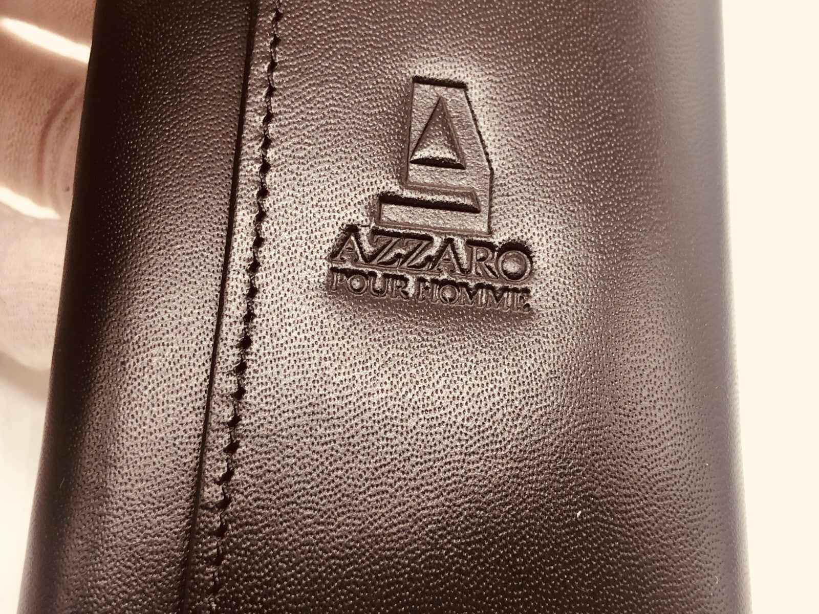 Custodia in pelle con logo Azzaro Pour Homme per il profumo vintage elegante e raffinato