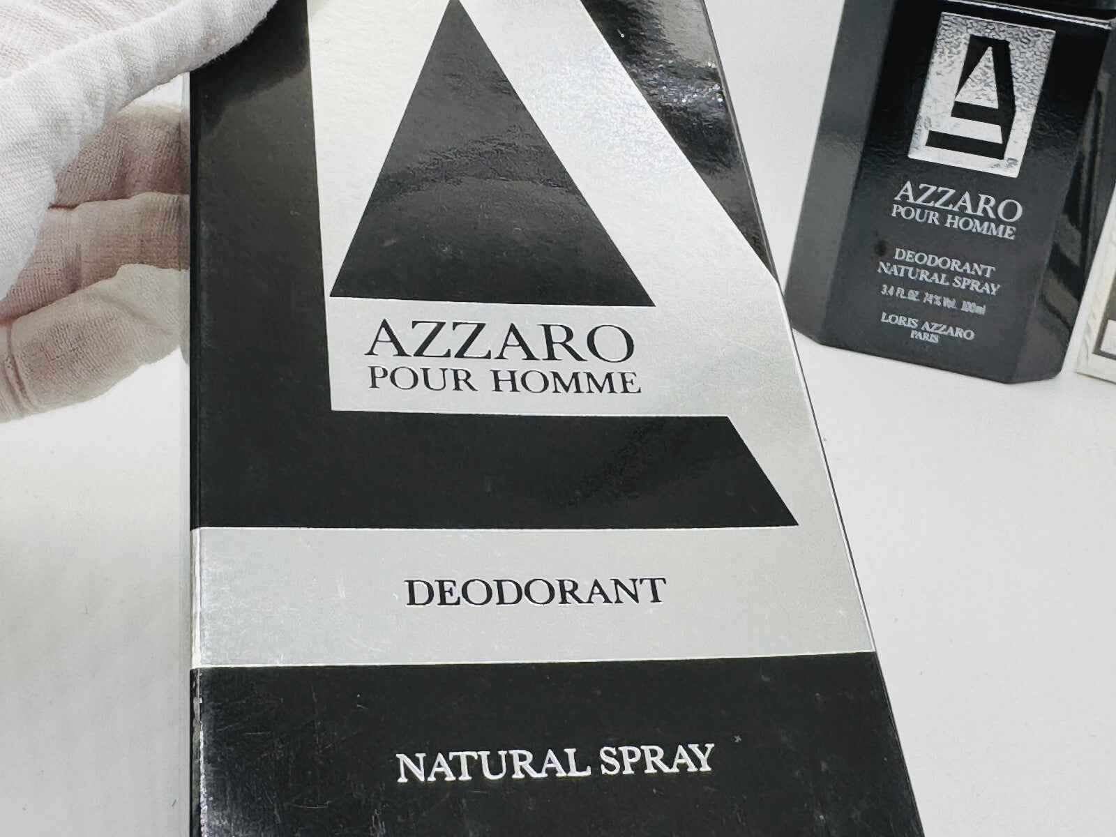 Deodorante Azzaro Pour Homme Vintage in confezione elegante con spruzzatore naturale