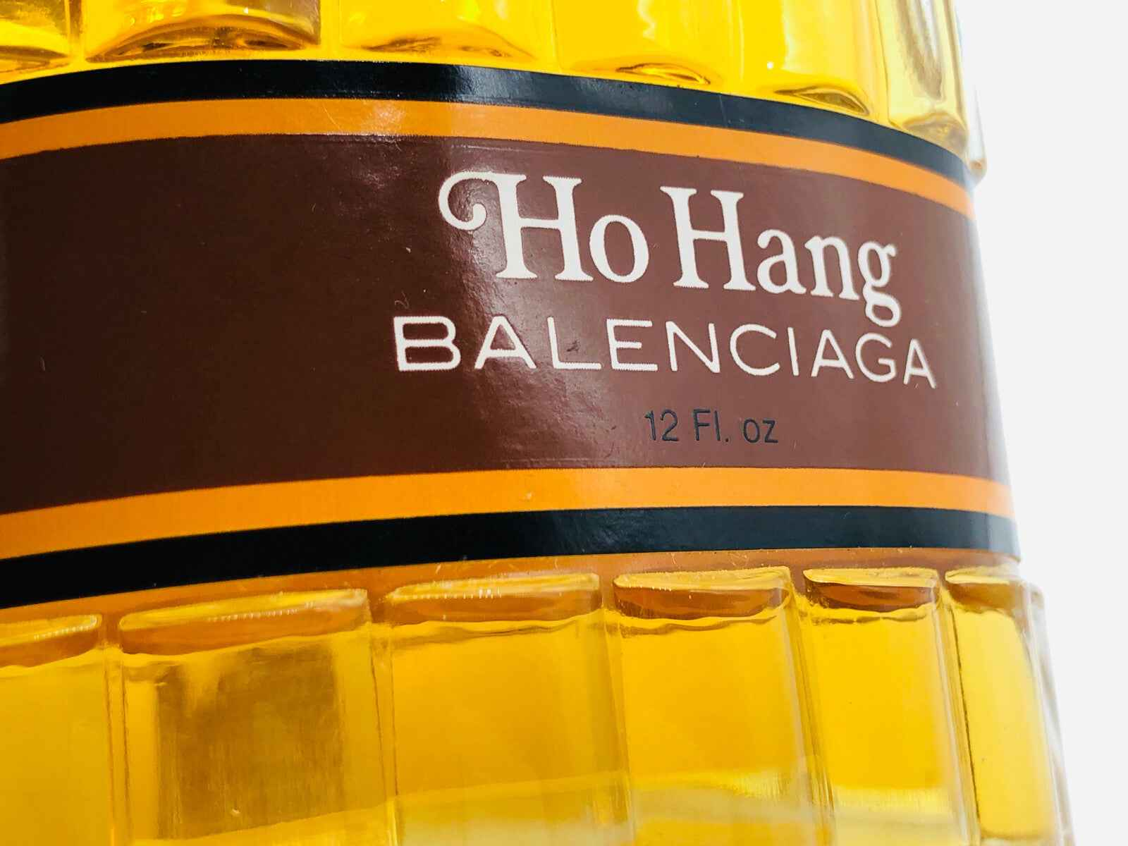 Profumo Balenciaga Ho Hang Vintage in bottiglia gialla da 12 fl. oz con etichetta elegante