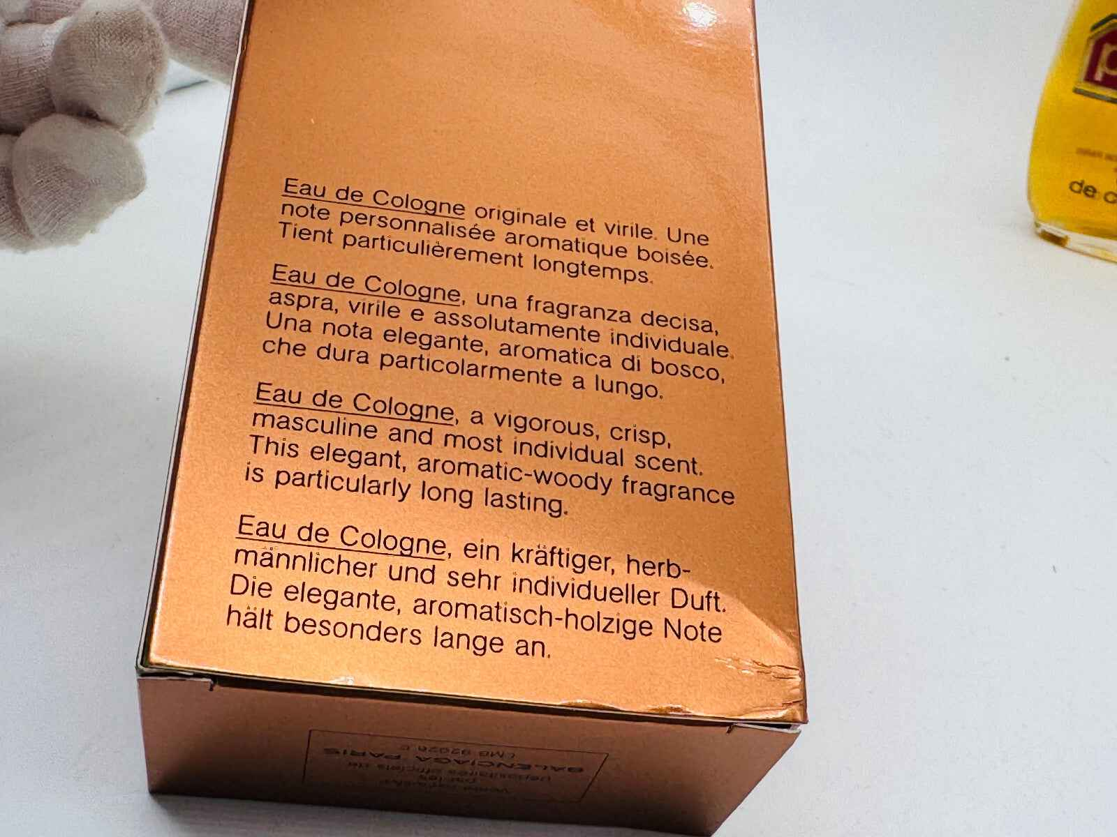 Scatola di Eau de Cologne con descrizioni in diverse lingue per Balenciaga Portos Vintage