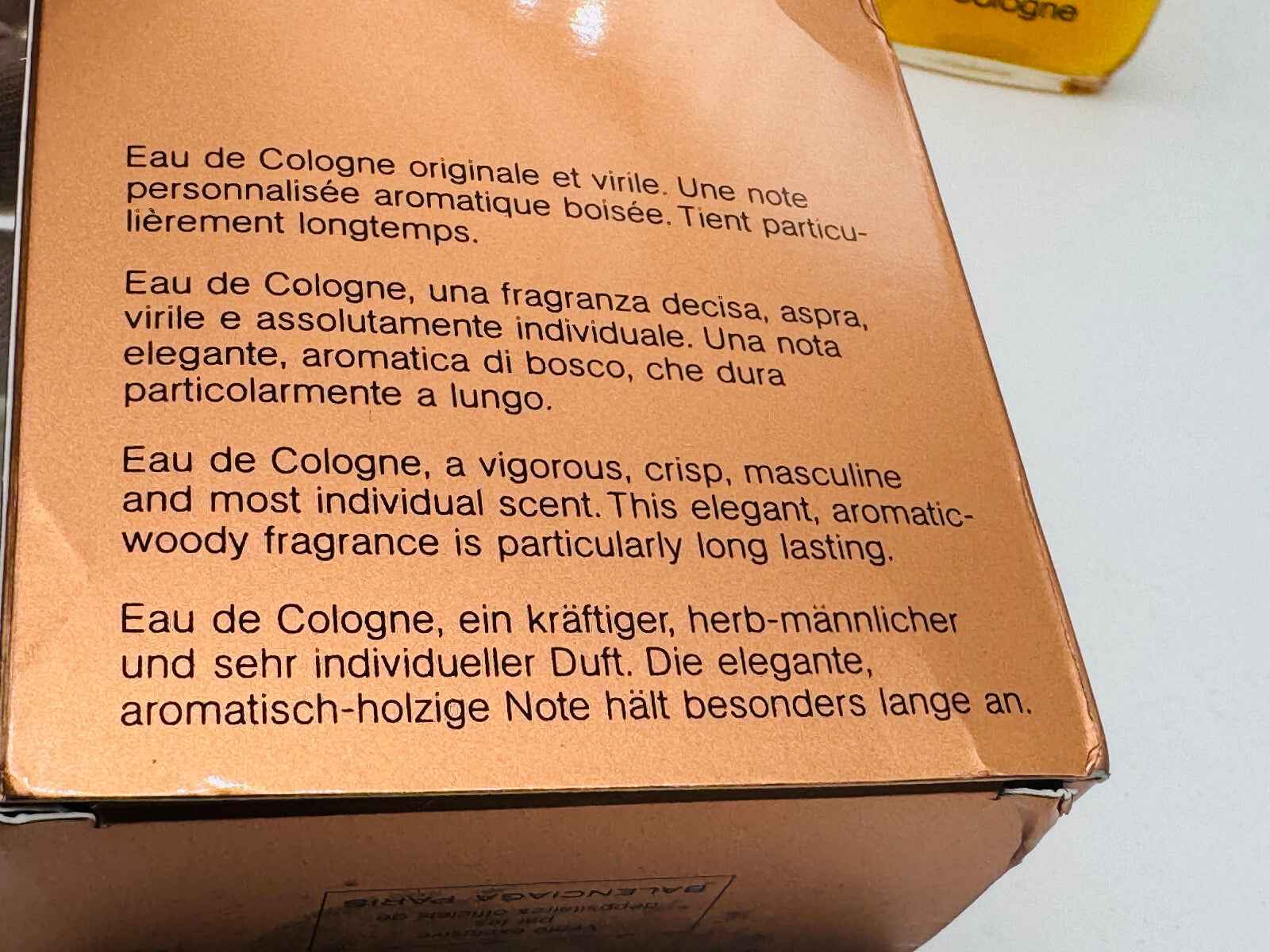 Confezione di profumo Balenciaga Portos Vintage con descrizione dell'aroma unico e duraturo