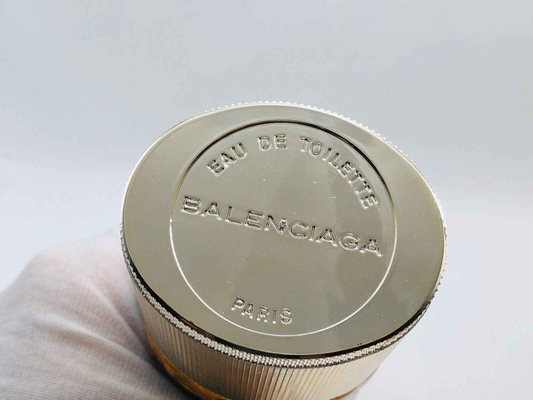 Flacone di Eau de Toilette Balenciaga Quadrille con tappo dorato e incisioni su metallo
