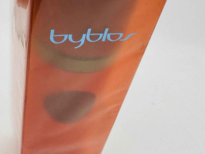 Flacone di profumo Byblos Donna con design elegante e colori vibranti