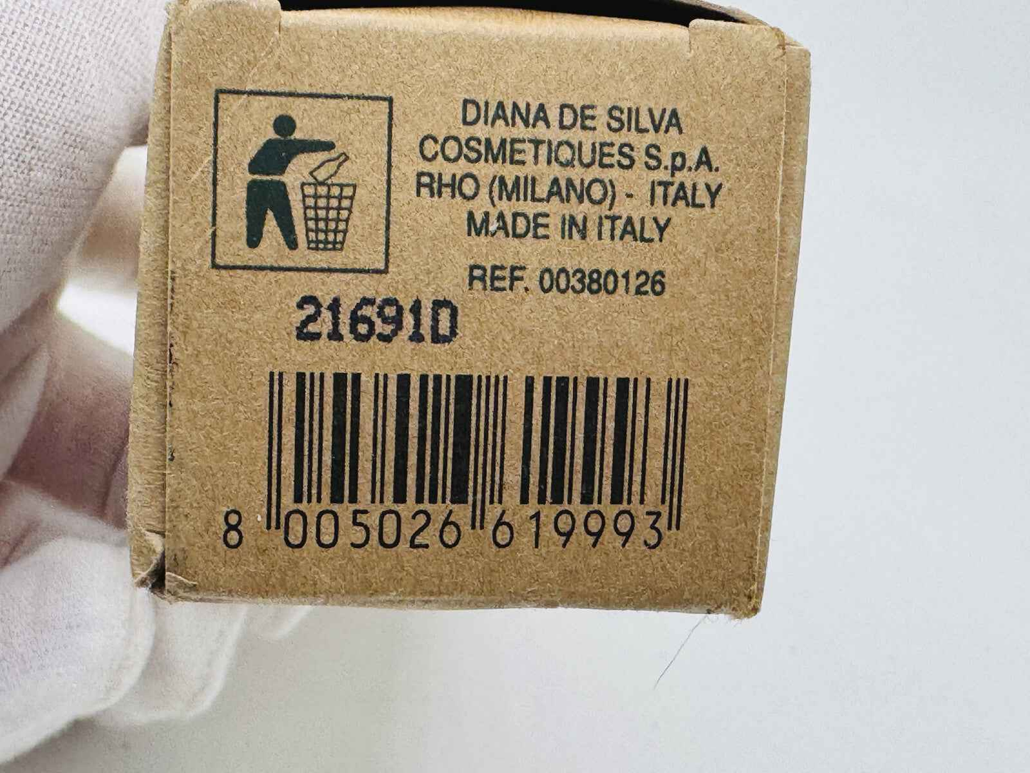 Confezione di profumo Byblos Terra con etichetta e codice a barre visibili