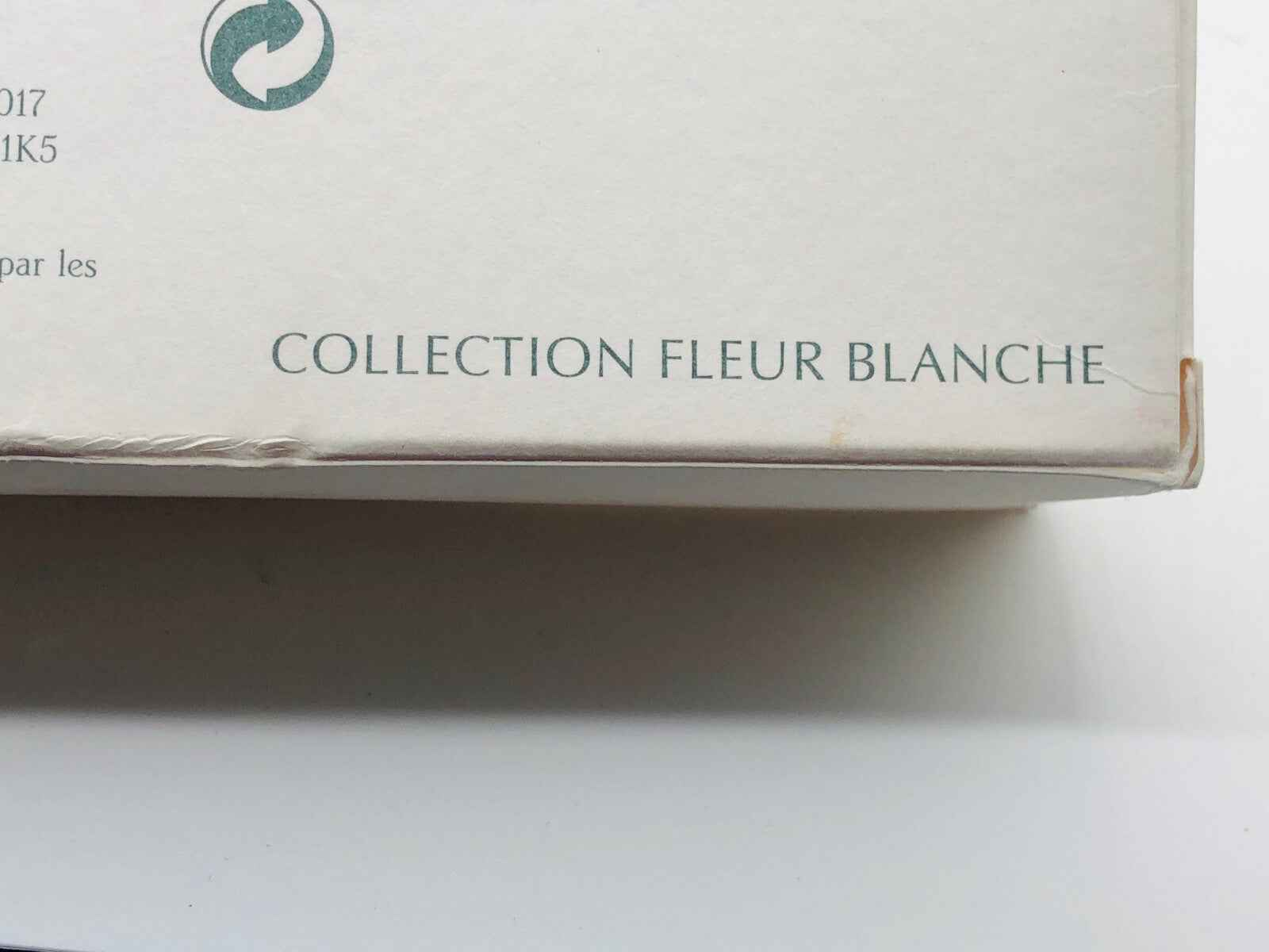 Scatola di profumo Cacharel Anais Anais Vintage della collezione Fleur Blanche