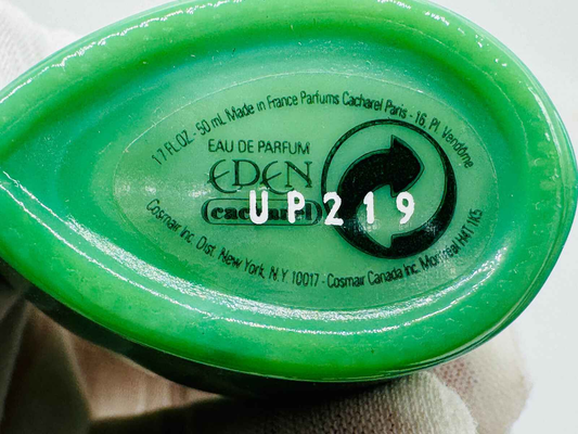 Flacone di profumo Eden Cacharel Vintage da 50 ml in confezione verde distintiva