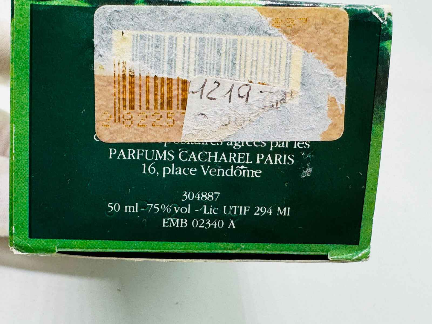 Scatola vintage di profumo Eden Cacharel con etichetta che mostra il contenuto di 50 ml