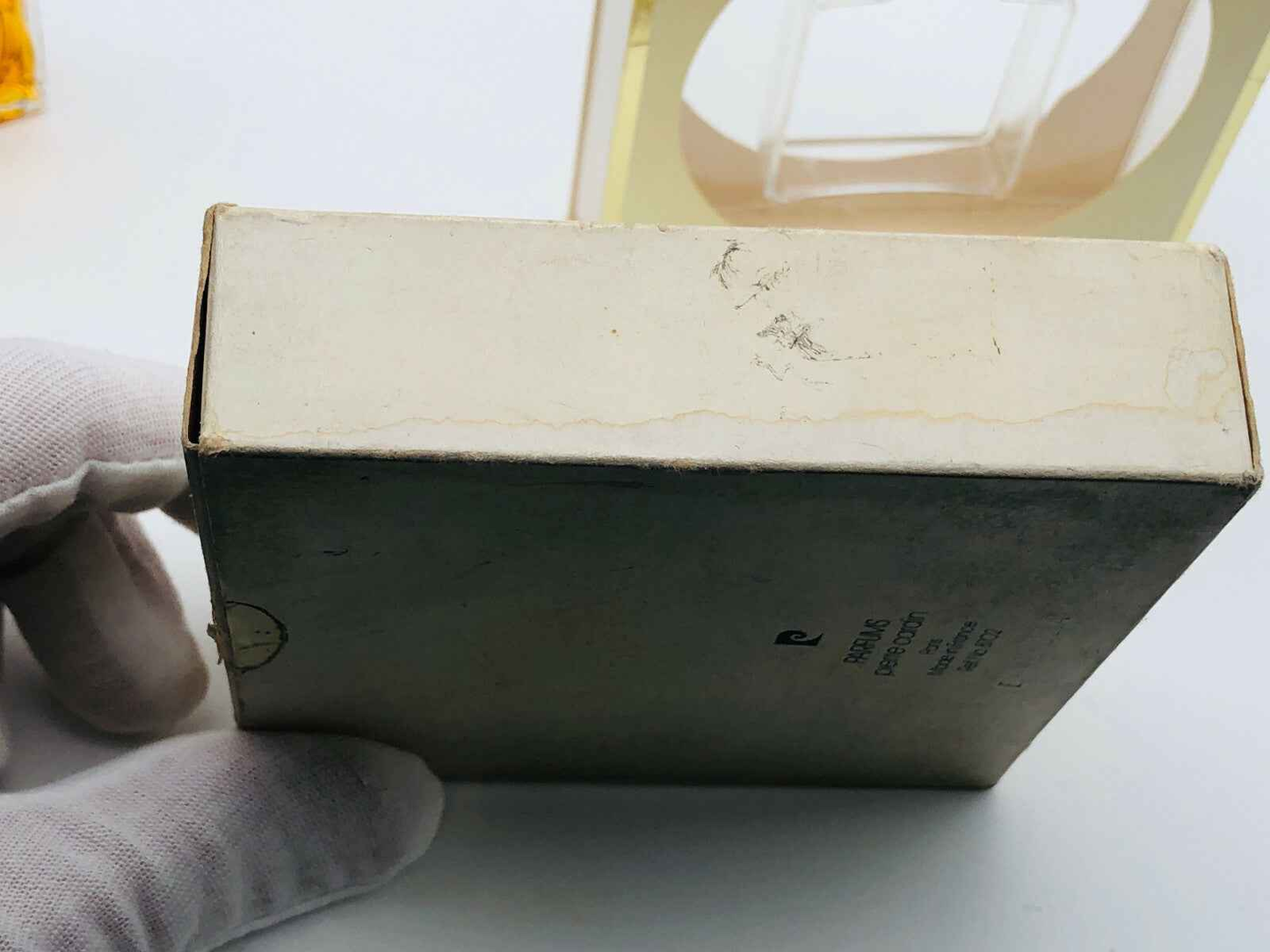 Confezione vintage di Cardin De Pierre Cardin in condizioni usate, con segni di usura visibili