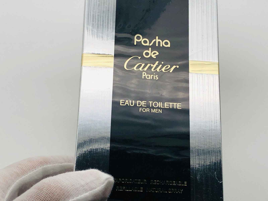 Scatola di Profumo Pasha Cartier Eau de Toilette per uomini con finitura elegante e design moderno