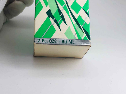 Packaging dell'Eau Vive Carven Profumo Vintage da 60 ml con design geometrico verde