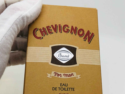 Scatola di profumo Chevignon Vintage Eau de Toilette per uomini con design classico