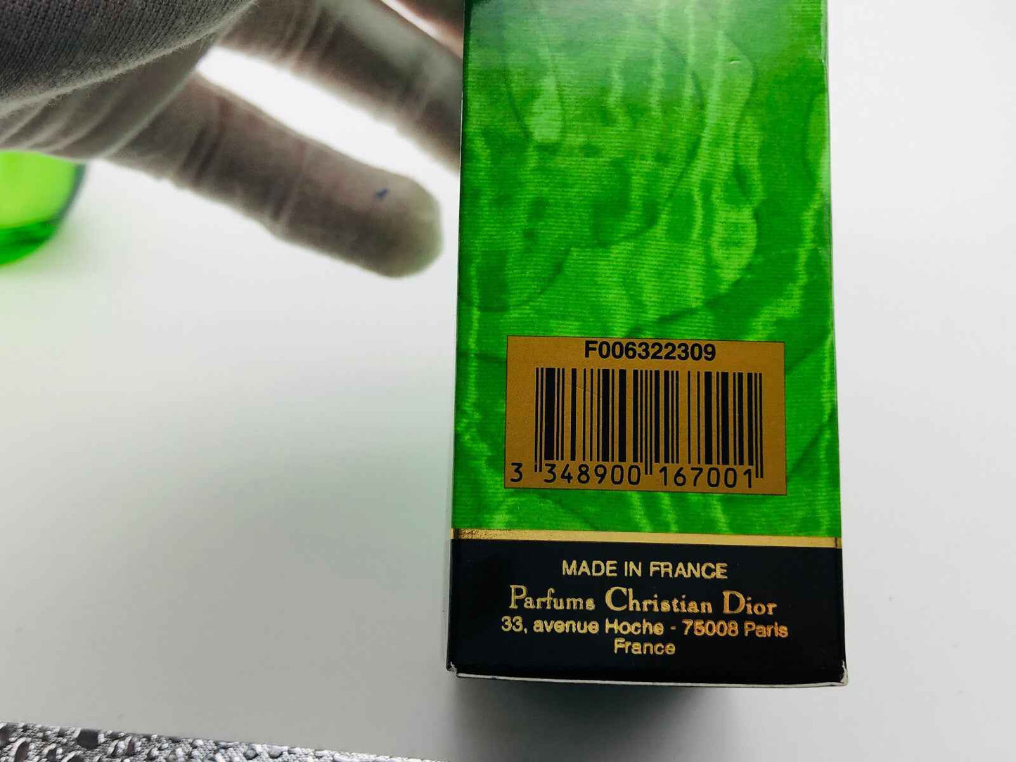 Scatola del Profumo Dior Tendre Poison con codice a barre e dettagli di produzione