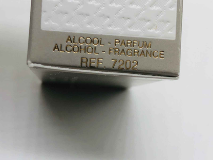 Dettaglio della confezione del profumo Miss Dior Vintage con etichetta e codice di riferimento