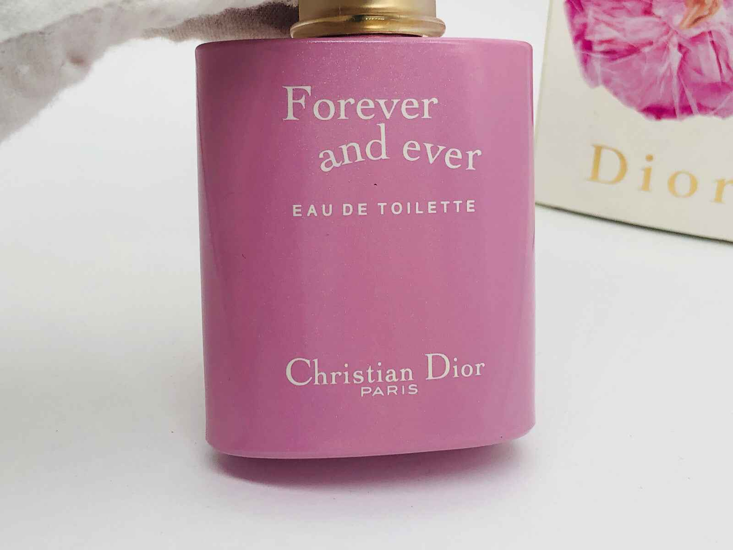 Dior Forever And Ever Eau de Toilette in un elegante flacone rosa con il logo Christian Dior