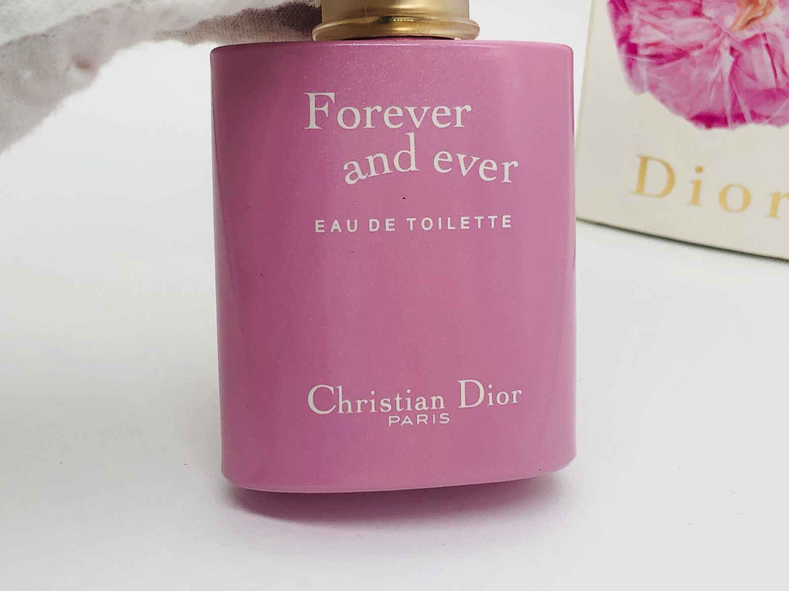 Dior Forever And Ever Eau de Toilette in un elegante flacone rosa con il logo Christian Dior