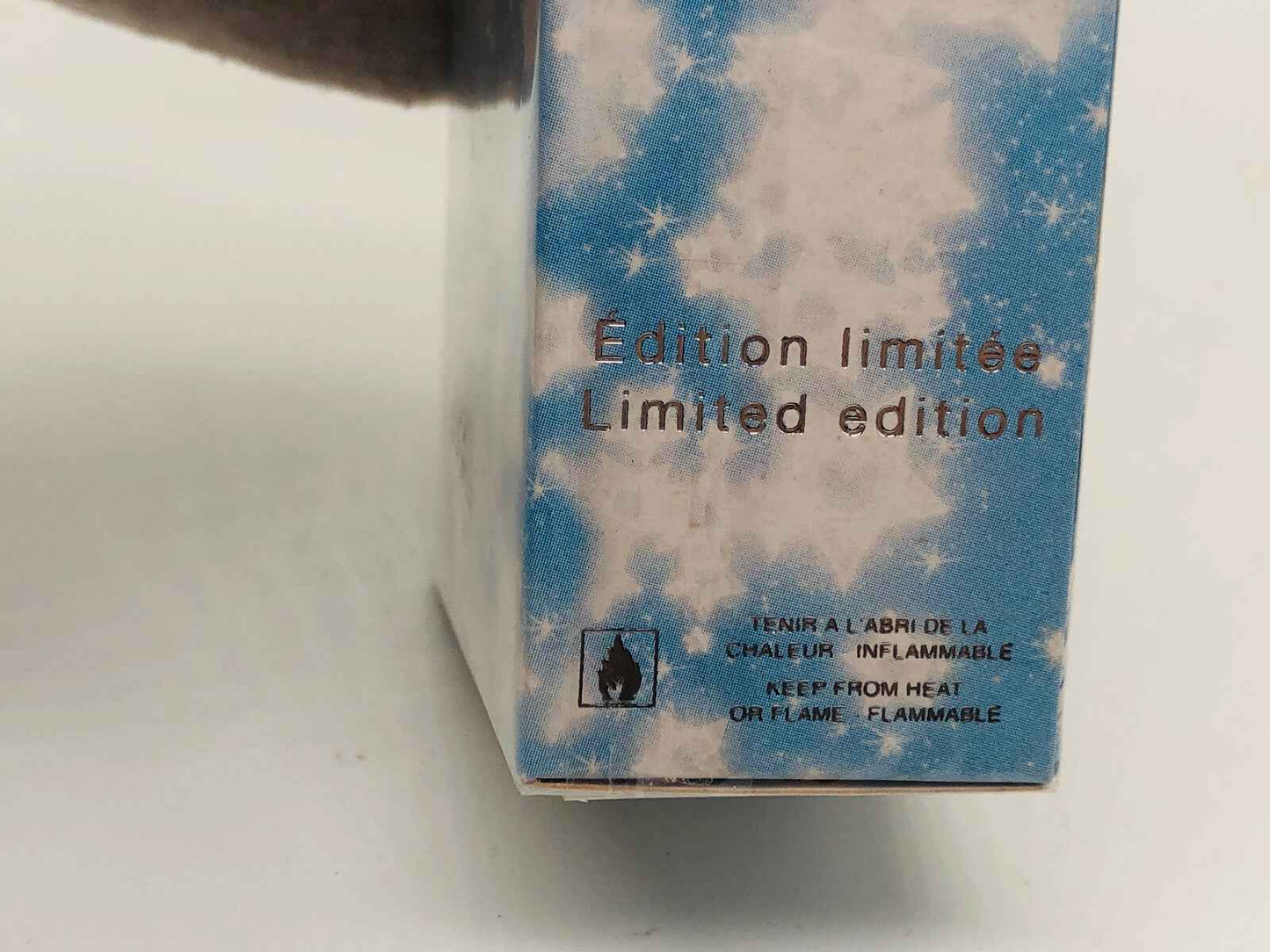 Confezione del Profumo Dior Star in edizione limitata con design blu e nuvole bianche