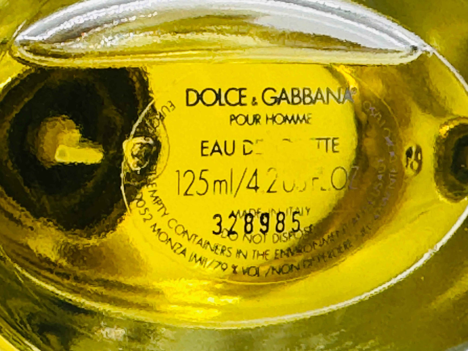 Flacone di Dolce & Gabbana Pour Homme Vintage da 125 ml con etichetta chiara ed elegante