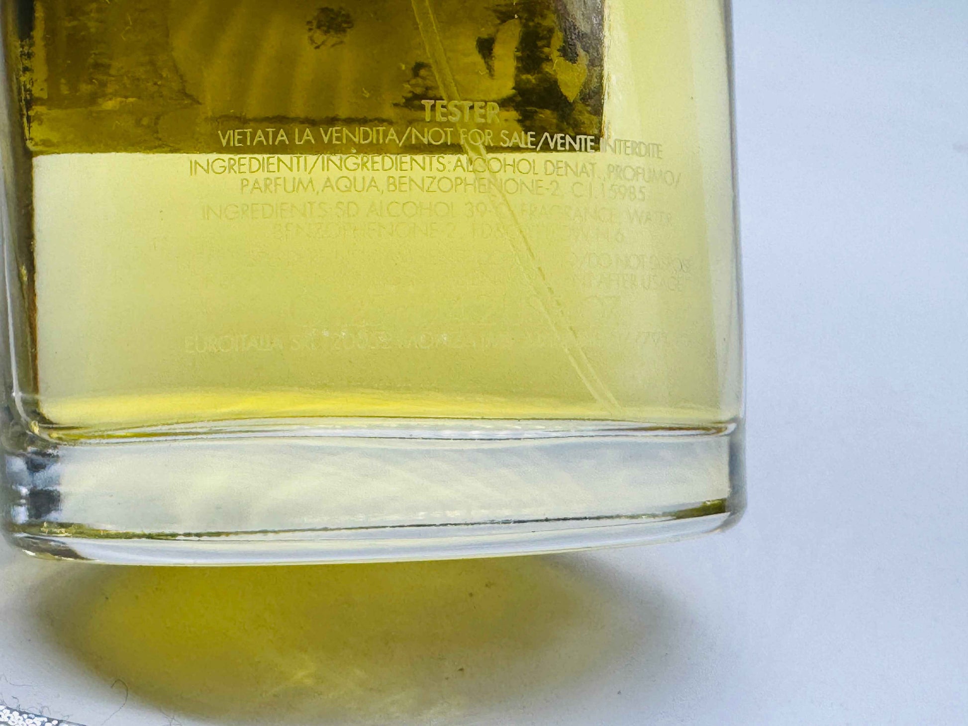 Flacone di Dolce & Gabbana Pour Homme Vintage Tester con profumo elegante e distintivo