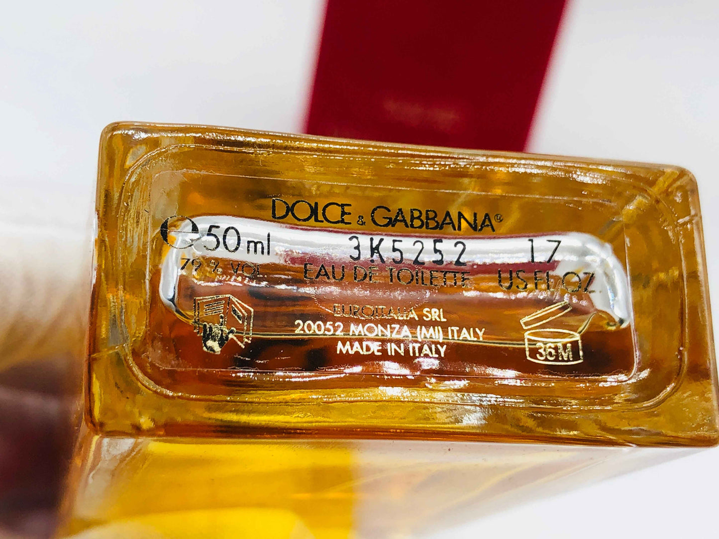 Bottiglia di Profumo Dolce E Gabbana Classico da 50 ml con etichetta e dettagli sul prodotto