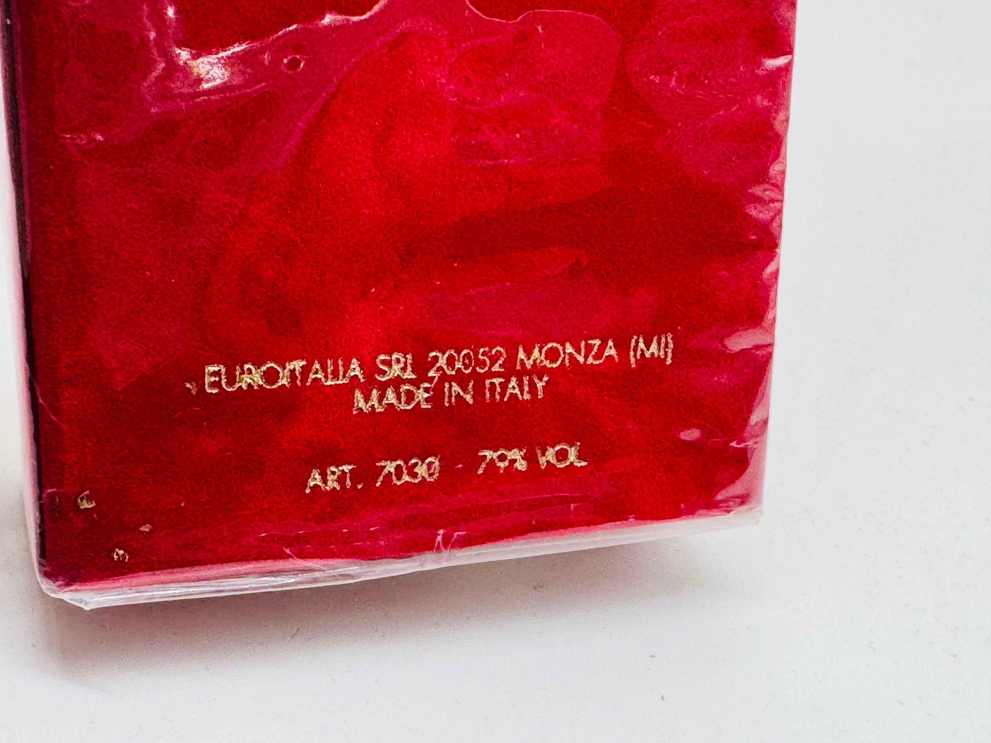 Scatola di Profumo Dolce E Gabbana Red con dettagli in oro, elegante e raffinato