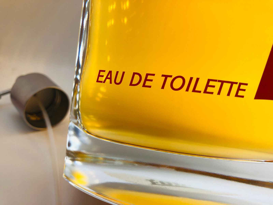 Flacone di Profumo Ferrari N 1 Vintage con aroma distintivo ed elegante, etichetta Eau de Toilette