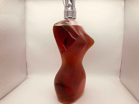 Flacone di Gaultier Classique Profumo Vintage con forma iconica e fragranza avvolgente