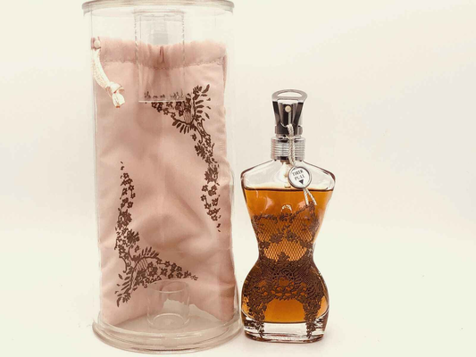 Profumo Gaultier Classique Vintage in bottiglia con motivo in pizzo e confezione elegante
