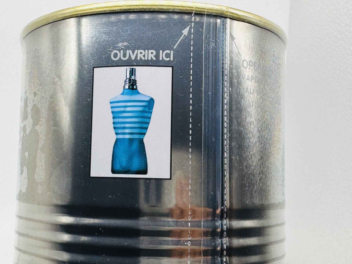 Confezione Gaultier Le Male Profumo Vintage in lattina con design blu e strisce iconiche