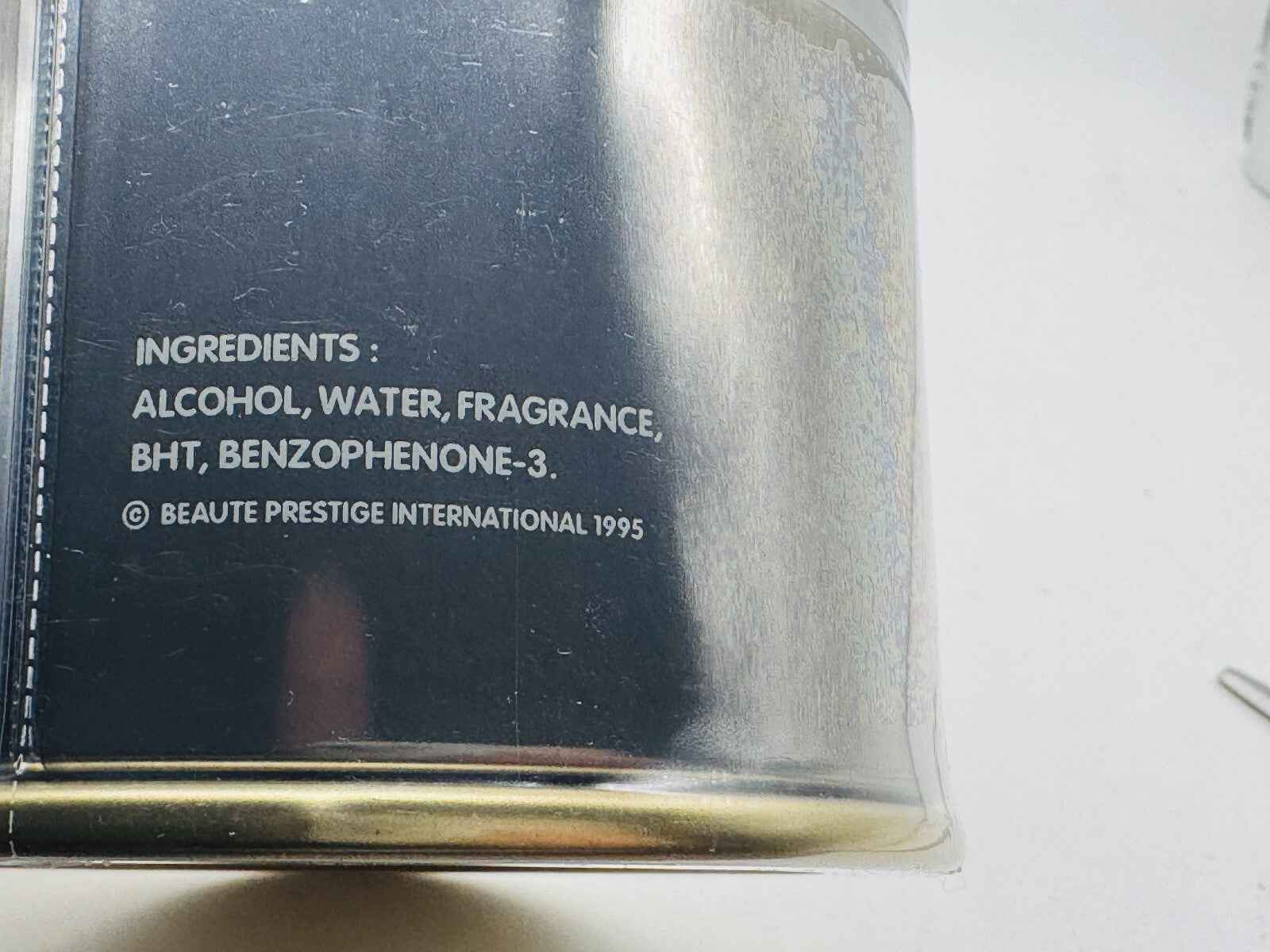 Ingredienti del profumo Gaultier Le Male Profumo Vintage su etichetta trasparente