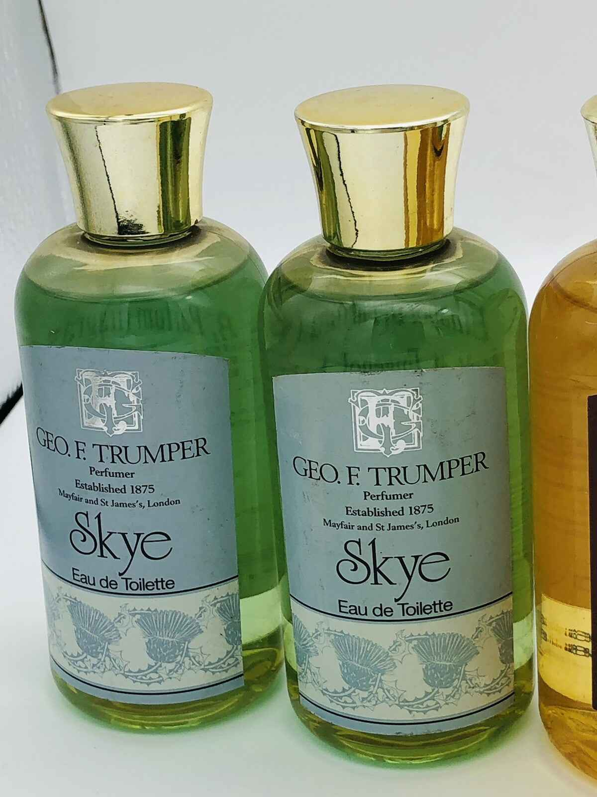 Colonia Geo F Trumper Skye Eau de Toilette in bottiglia verde con tappo dorato