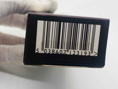 Scatola di Profumo Eau De Quinine di Geo F Trumper con codice a barre visibile