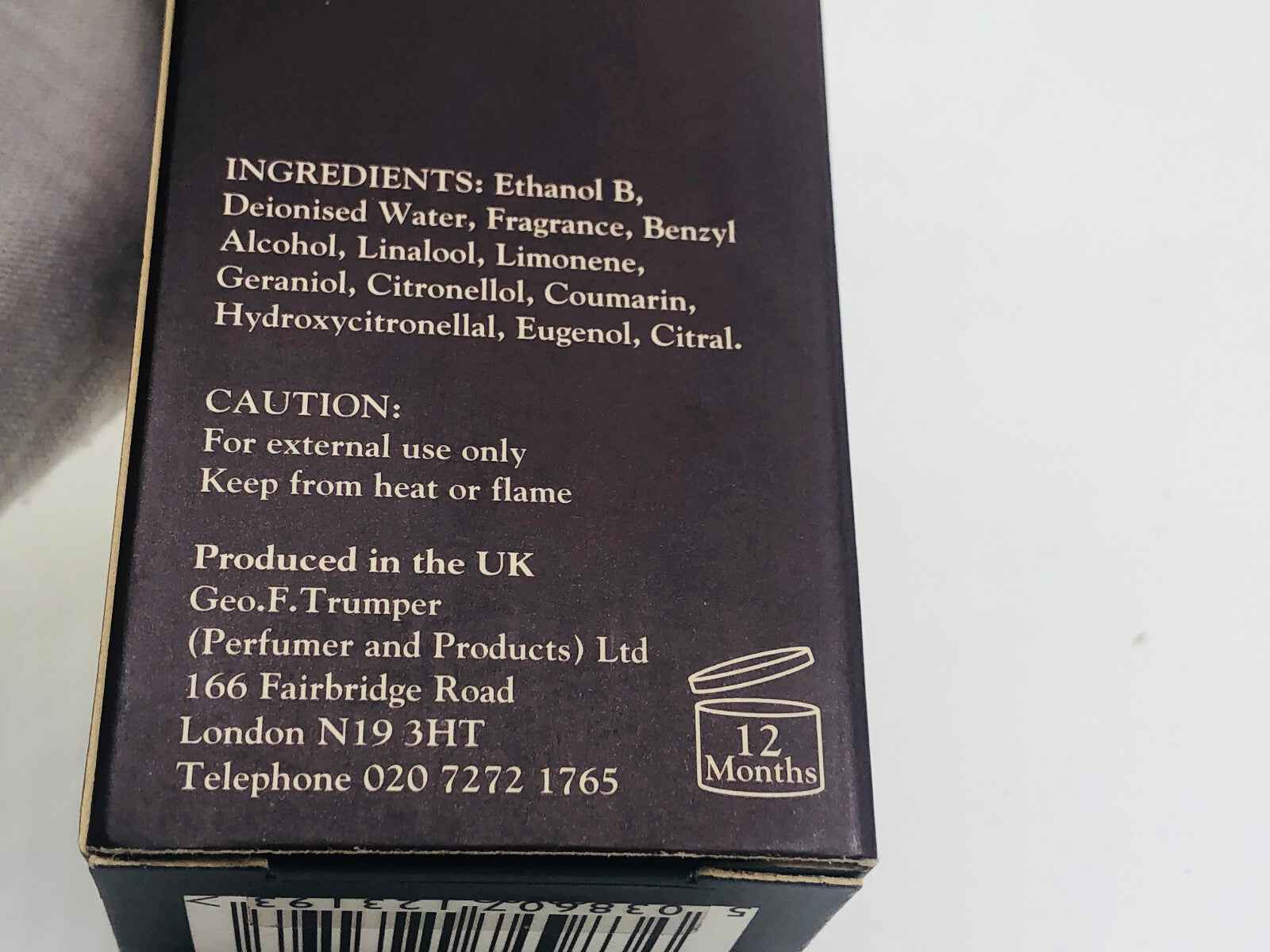 Scatola del Profumo Eau De Quinine di Geo F Trumper con ingredienti e informazioni sul prodotto