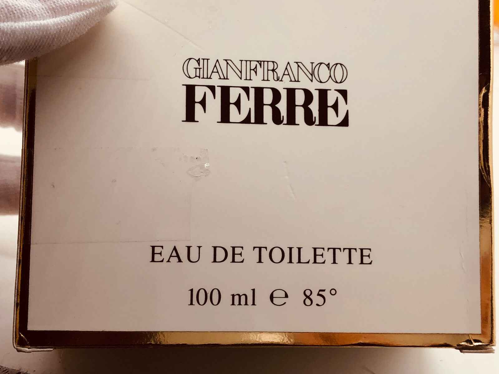 Profumo Eau de Toilette Gianfranco Ferre Donna Vintage da 100 ml con elegante confezione dorata