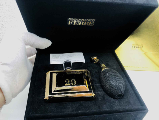 Confezione di Profumo 20 Woman Ferre Vintage con flacone elegante e vaporizzatore in tessuto