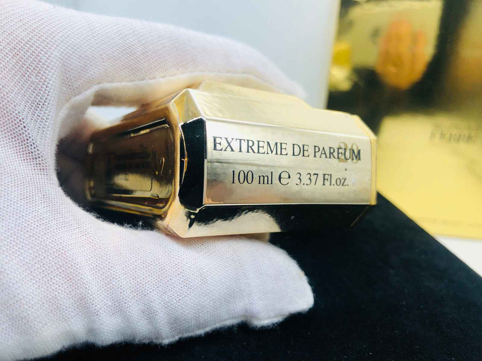 Flacone di Profumo 20 Woman Ferre Vintage da 100 ml in packaging dorato elegante