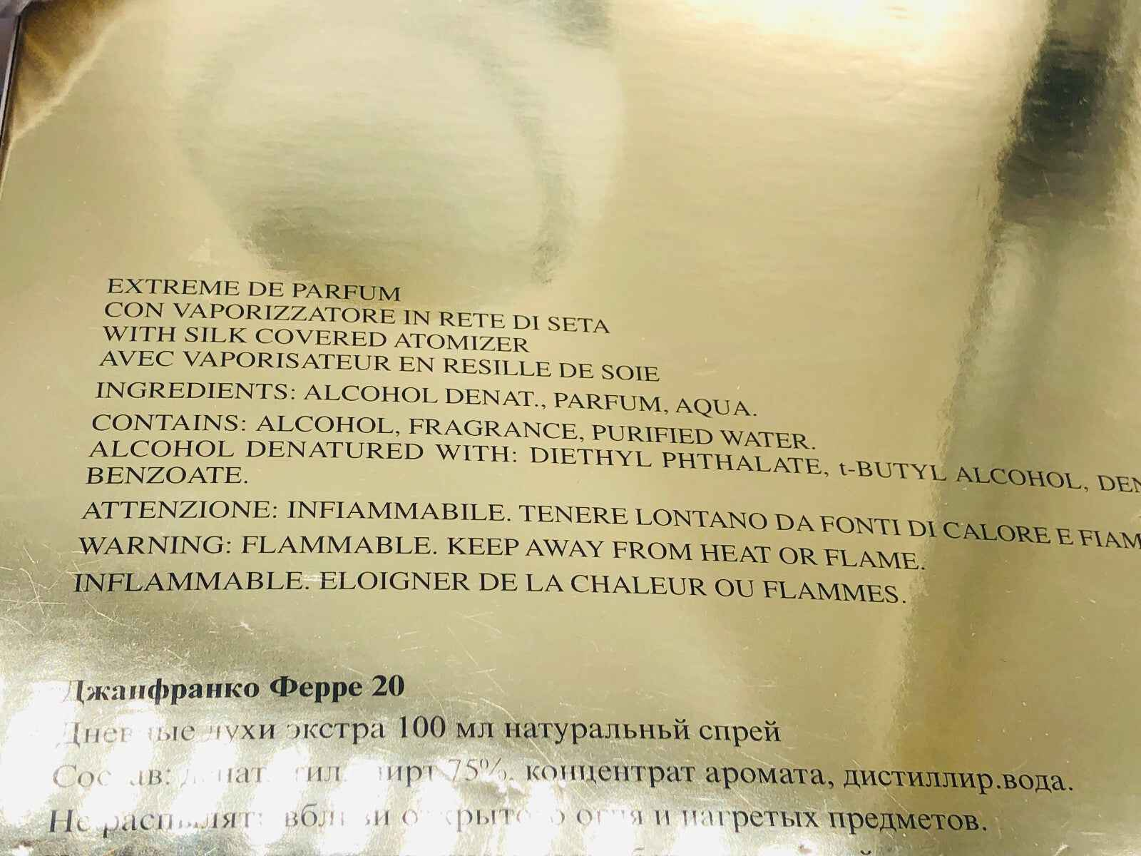 Scatola del Profumo 20 Woman Ferre Vintage con ingredienti e avvertenze su fondo dorato