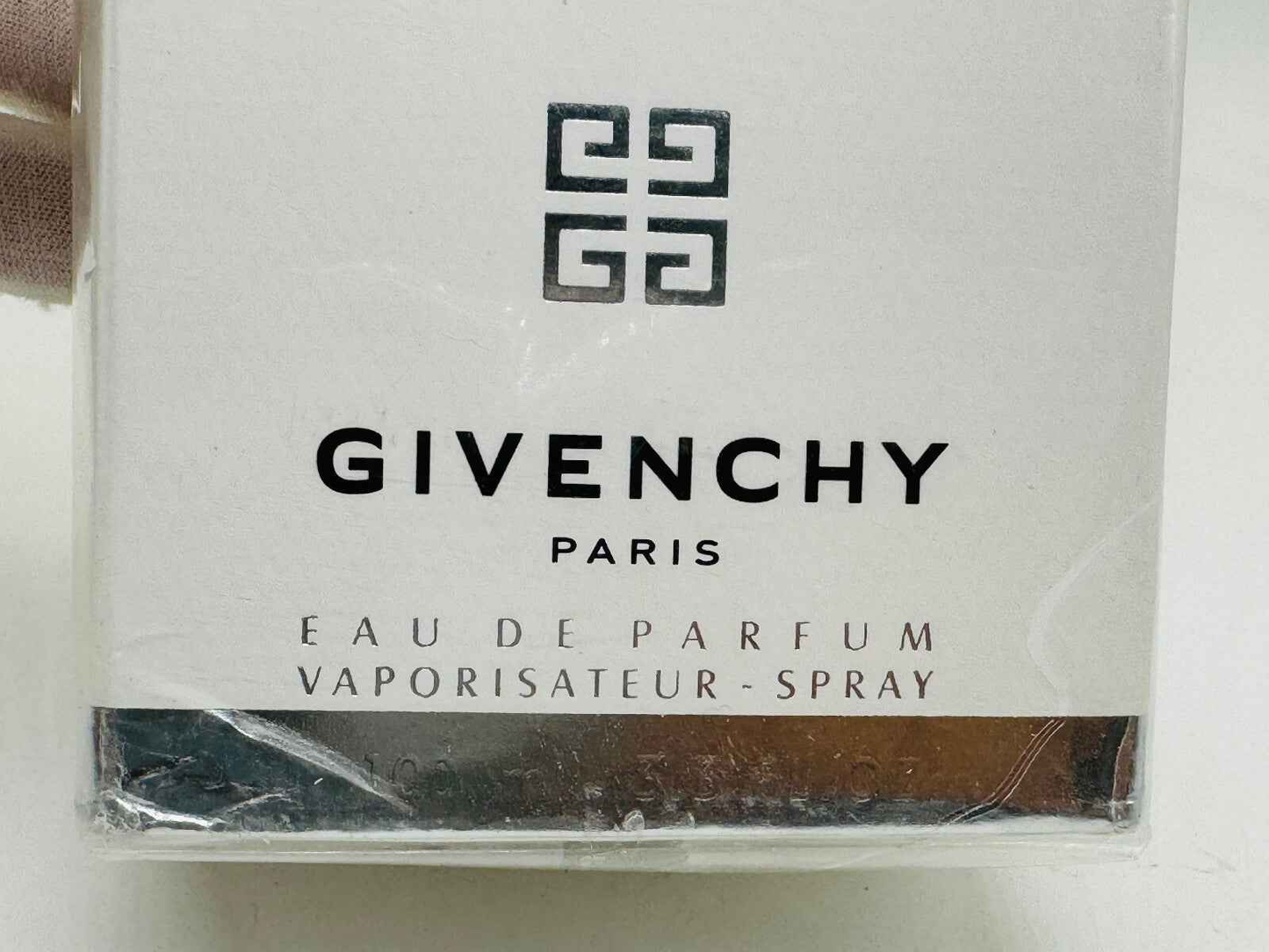 Flacone di profumo Givenchy Ange Ou Demon in confezione elegante con logo e descrizione dettagliata