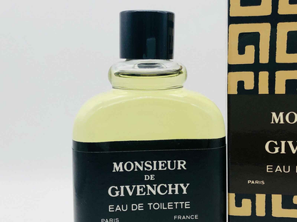 Profumo Givenchy Monsieur Vintage Eau de Toilette in flacone elegante per un tocco di classe