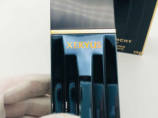 Profumo Givenchy Xeryus Vintage in flacone elegante con dettagli dorati e finitura lucida