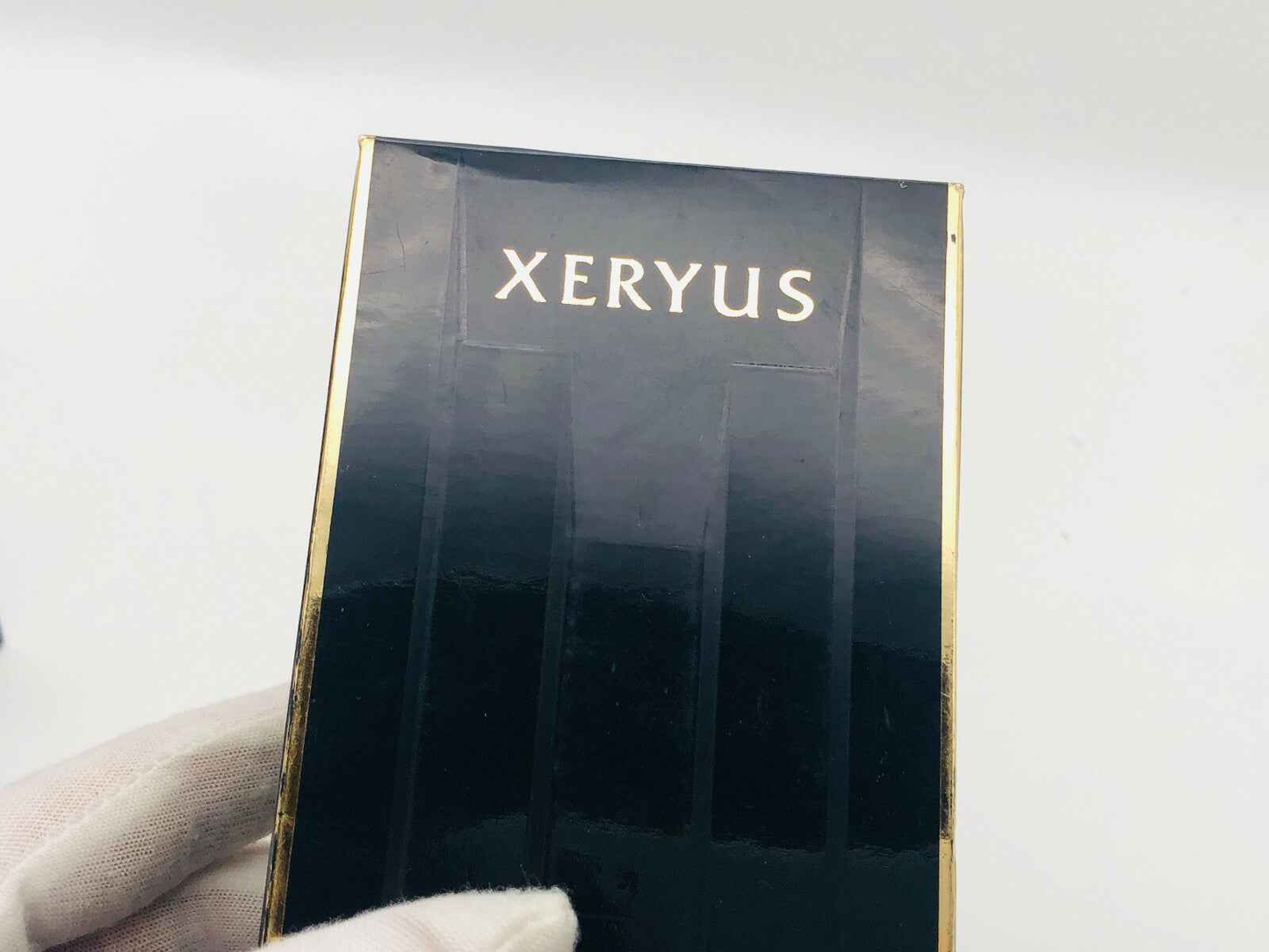Scatola profumo Givenchy Xeryus Vintage con design elegante e finitura lucida