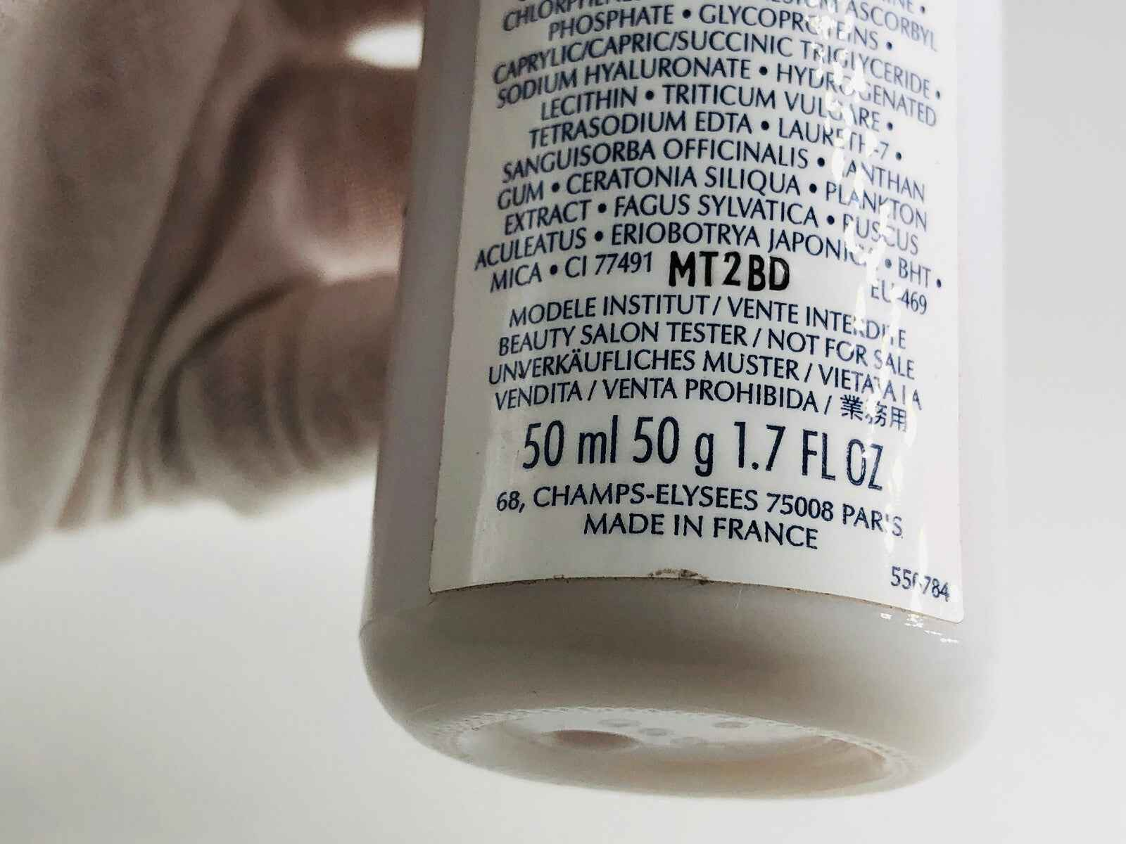 Flacone di Guerlain Issima Serum da 50 ml con dettagli degli ingredienti e informazioni su come utilizzarlo
