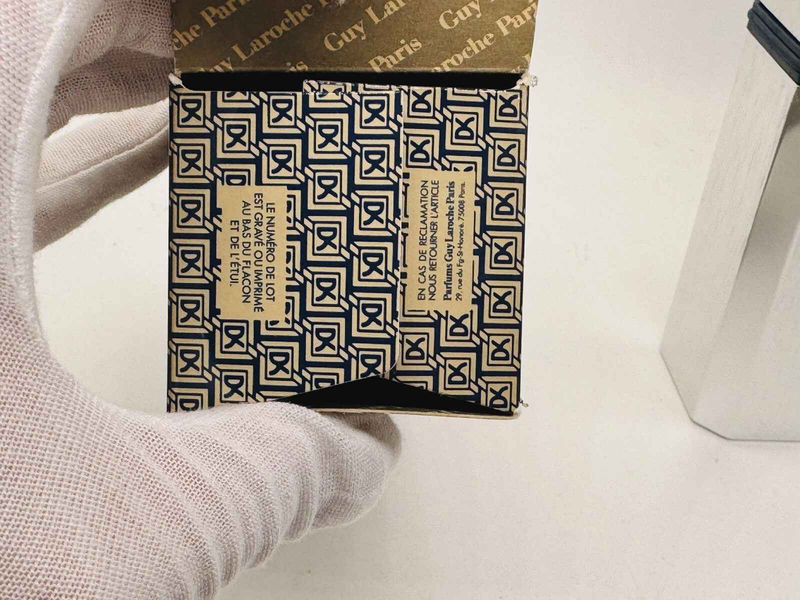 Scatola vintage di Drakkar Guy Laroche con design classico e dettagli eleganti