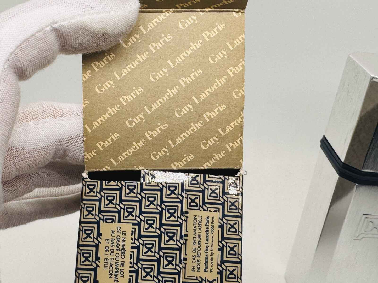 Confezione interna di Drakkar Guy Laroche Vintage con design elegante e dettagli in oro