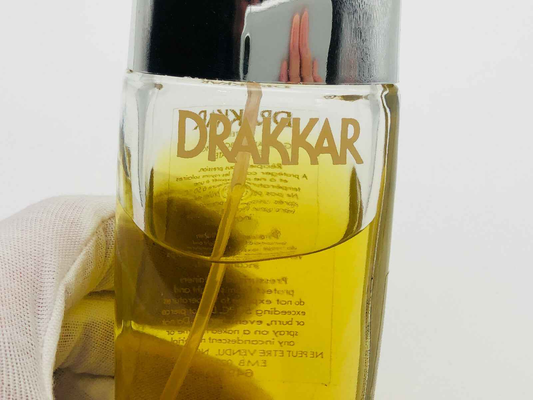 Profumo Drakkar Guy Laroche Vintage con flacone elegante e inconfondibile aroma maschile