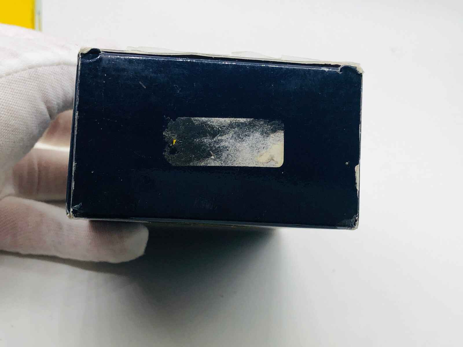 Scatola di profumo Helena Rubinstein Men'S Club Vintage con etichetta usurata sul fondo