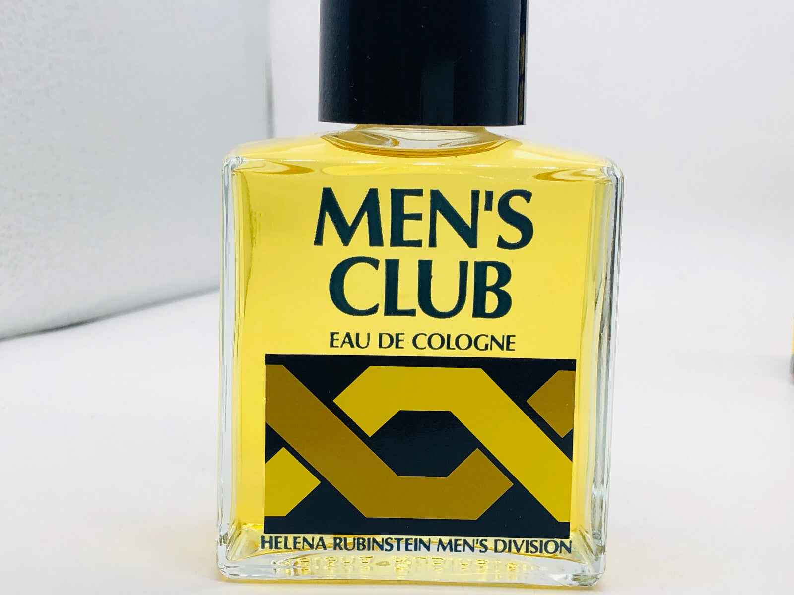 Flacone di colonia Helena Rubinstein Men'S Club Vintage con etichetta distintiva e design elegante