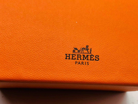 Scatola arancione HERMÈS con logo, perfetta per il profumo Hermes Eau D'Orange Verte