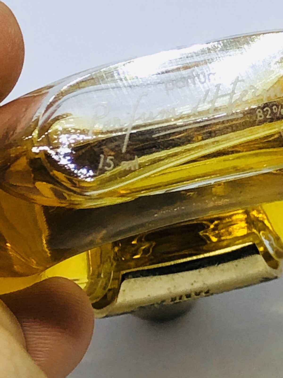 Flacone di Parfum D Hermes Vintage da 15 ml con etichetta raffinata e design elegante