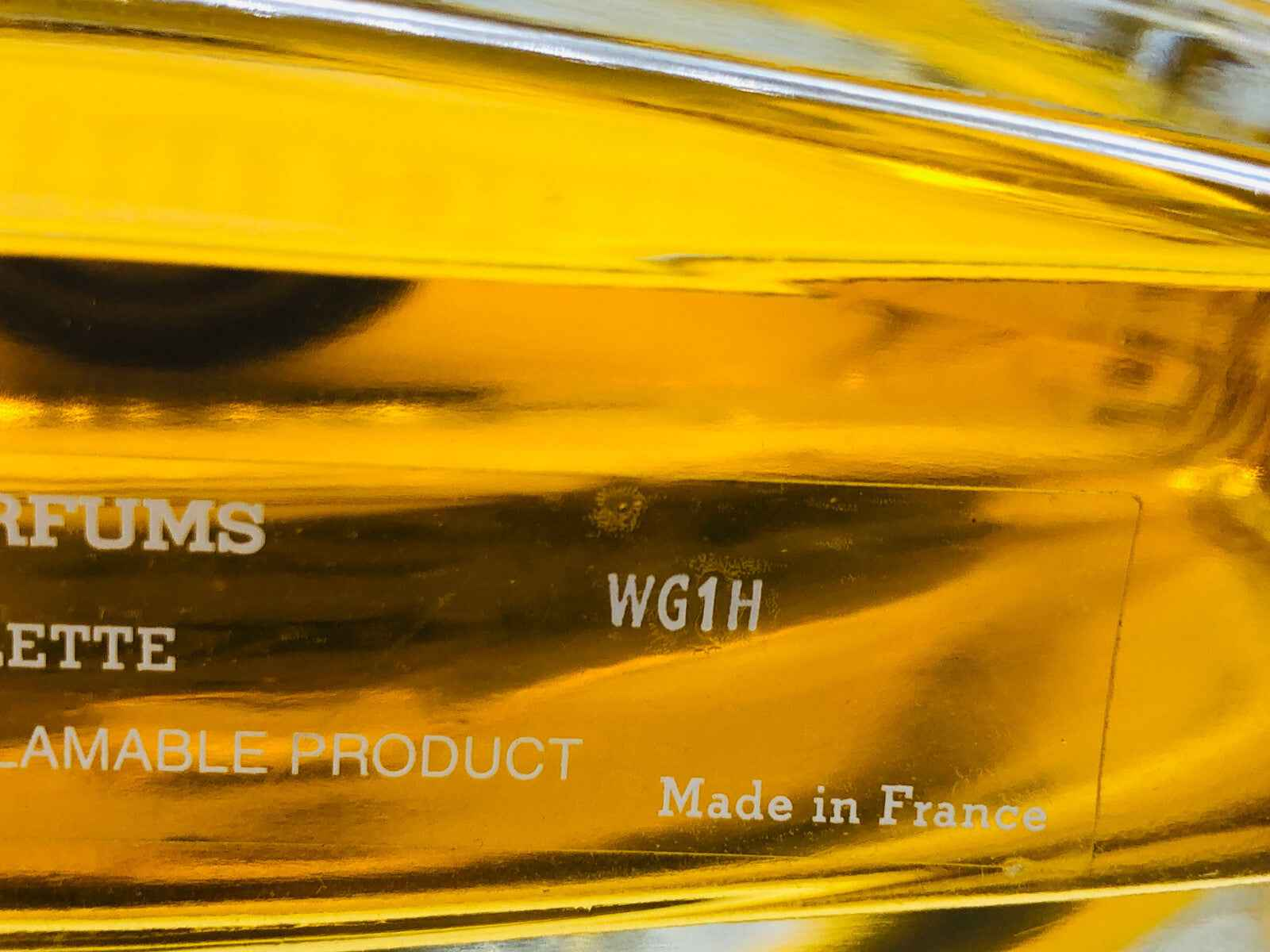 Flacone di profumo Hermes Rocabar Vintage in vetro colorato con dettagli raffinati