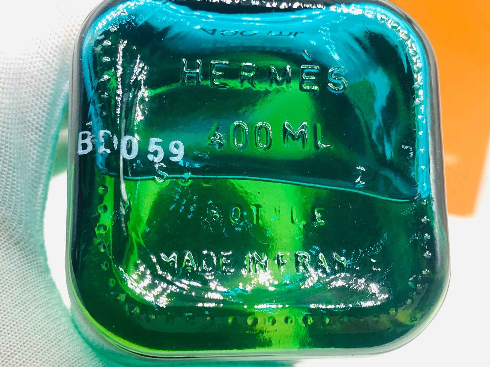 Bottiglia di Profumo Hermes Vintage con etichetta verde e capacità di 400 ml, fabbricata in Francia